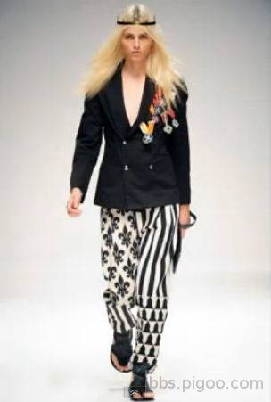 Andrej Pejic-01_2011.jpg