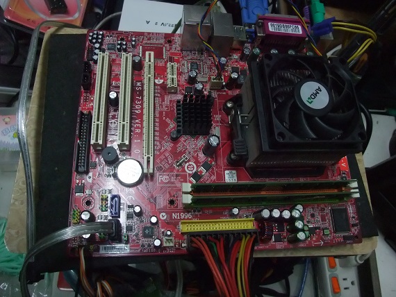 MSI K9N6SGM-V +4GB + AMD 6000+