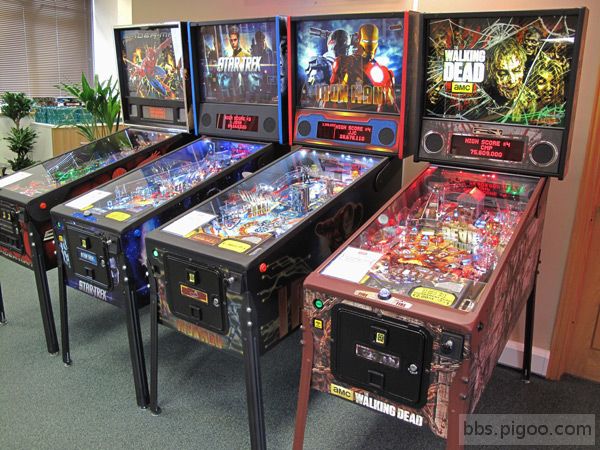 15439-new-pinball-machines-on-display-home-leisure-direct-showroom.jpg