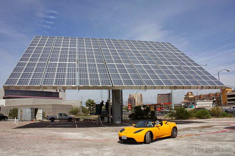 Tesla-coup-solar-panels.jpg