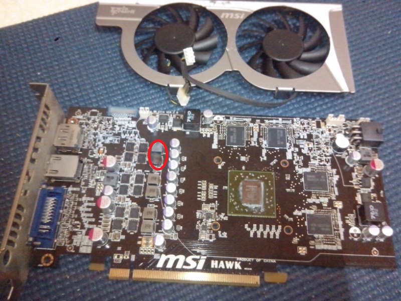 如果上面故障主機板全包送R5770 HAWK故障品 應該是紅圈內有問題