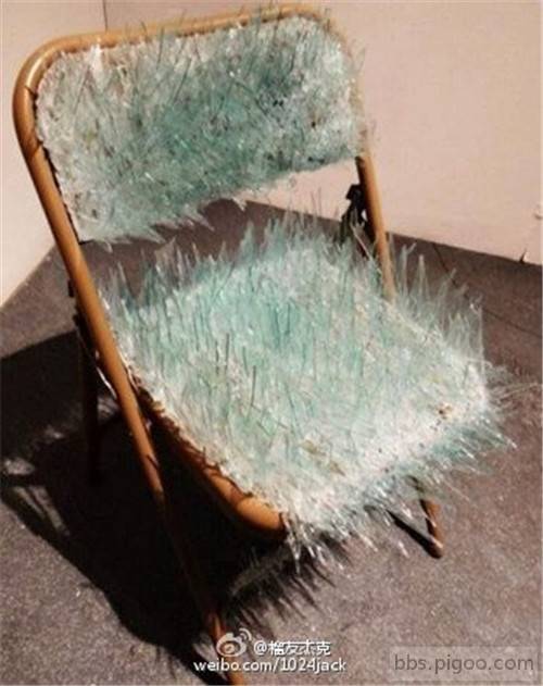 玻璃椅.jpg