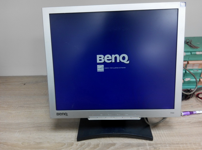 BENQ "19" LCD螢幕