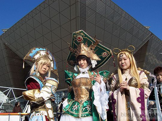 The_Cosplayers_of_Comiket_69.jpg