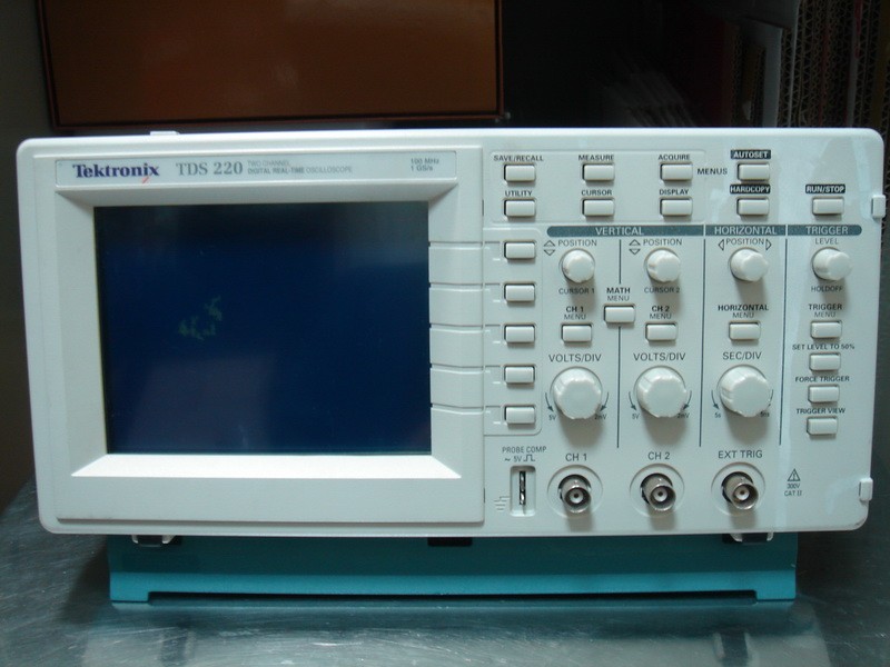 泰克 Tektronix TDS220 100Mhz 2CH 示波器 第二台