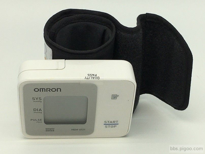 OMRON HEM-6121-01 (1).jpg