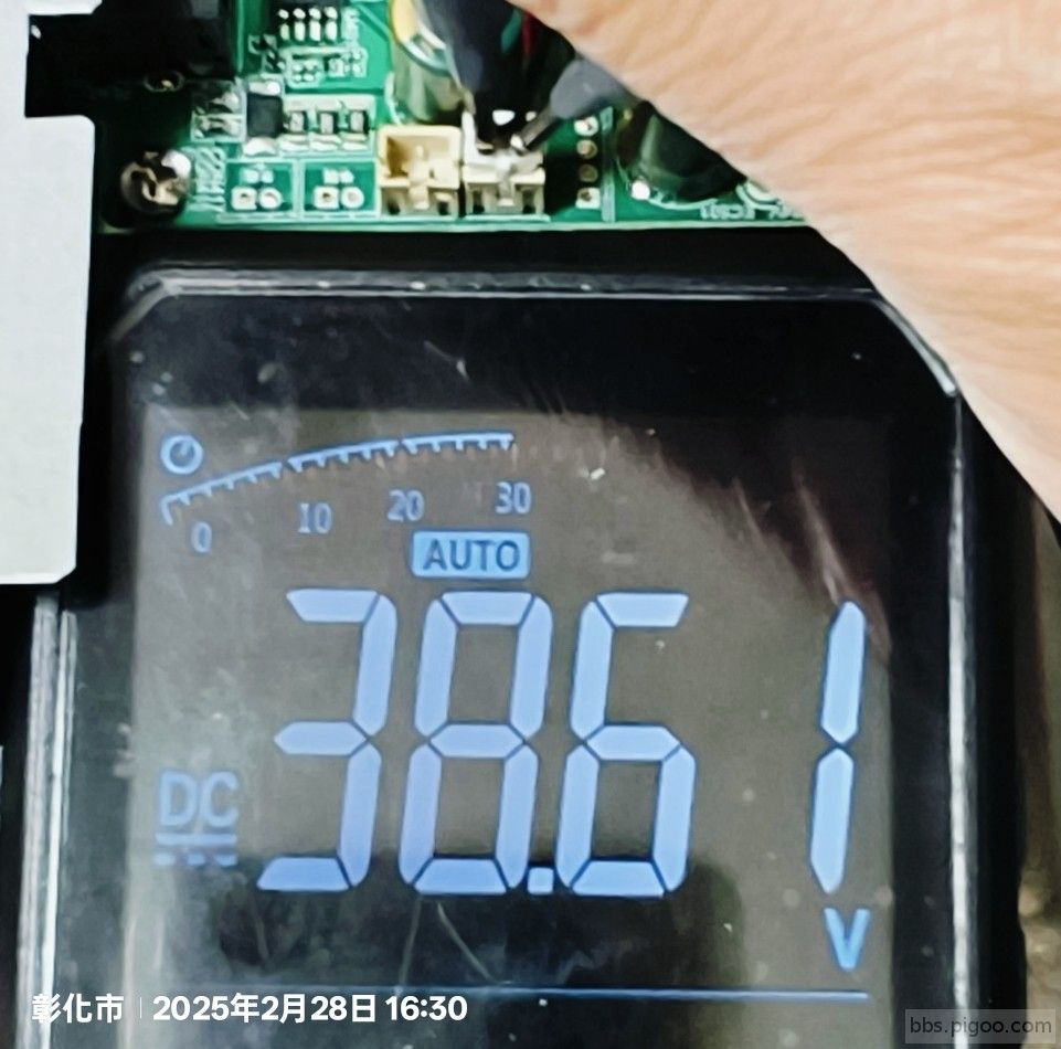 1.主板上的背光電壓.jpg