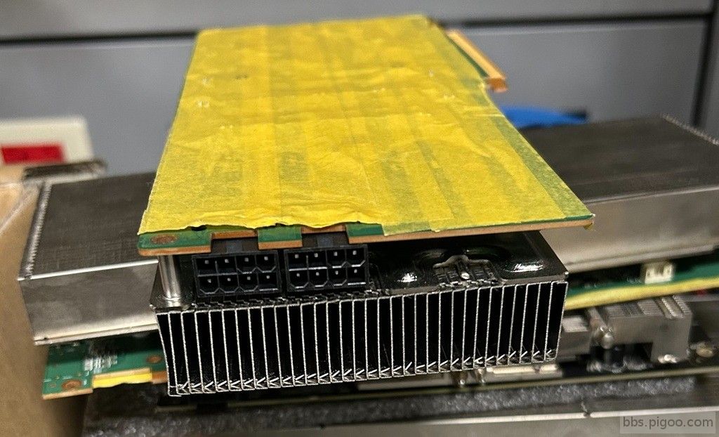 RX5700_side.jpg