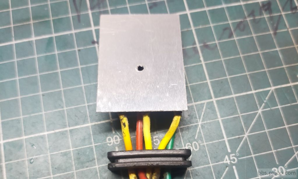 整流器的背面