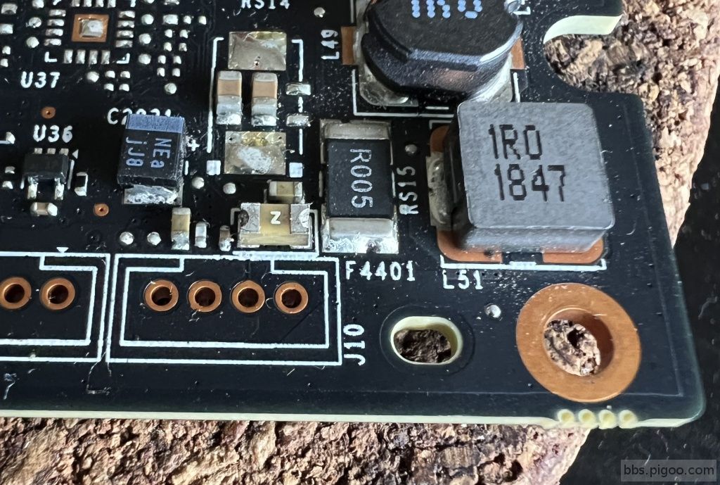 疑似燒毀的保險電阻1