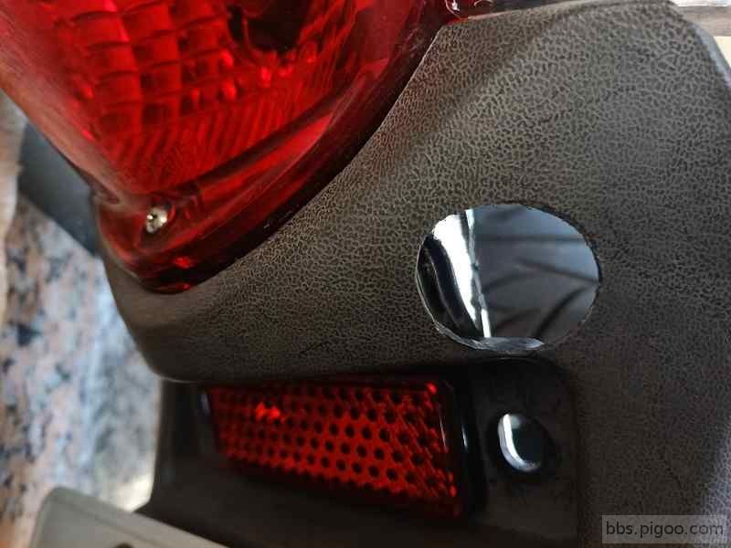 車尾燈.jpg
