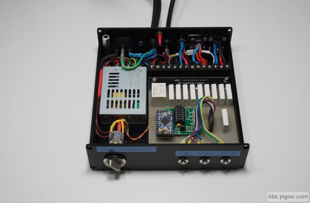 JBC_3-tool_selector_open_front-scaled.jpg