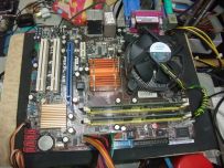 ASUS P5KPL-AM +2GB DDR2 RAM *2+ Intel 4 630 CPU